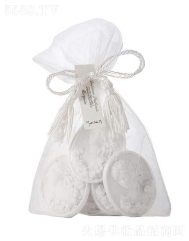 ������(�Ϻ�)Ʒ�ƹ����ɷ����޹�˾���Ϻ������� ��?sh��)۠���Ů����������ʯ�?����̖8��(g��)�b