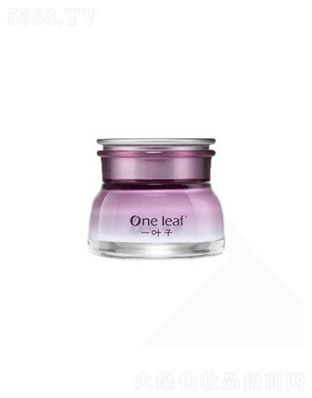 �Ϻ��������yƷ�ɷ����޹�˾��һ�~�Ӿo�¼�(x��)�w��˪