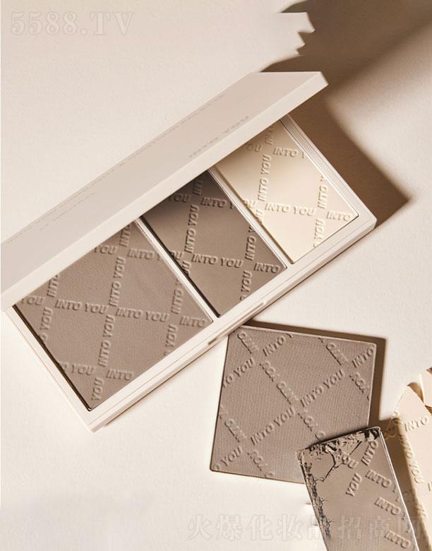 �Ϻ���֪Ʒ�ƹ������޹�˾��INTOYOU�߹�����һ�w�P��������