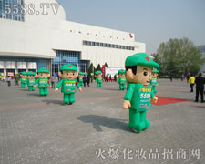 ��ͨ��ģ�������L(f��ng)���ˣ��P(y��ng)���h(yu��n)����