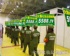 �𱬾Gɫ܊�b�������^��׷��������ֱǰ