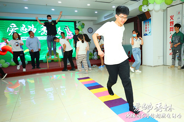 �\�ӽ≺����ӵ������𱬾W(w��ng)�����\�� ���ഺ��5���\�����Օ��A�M�e�k